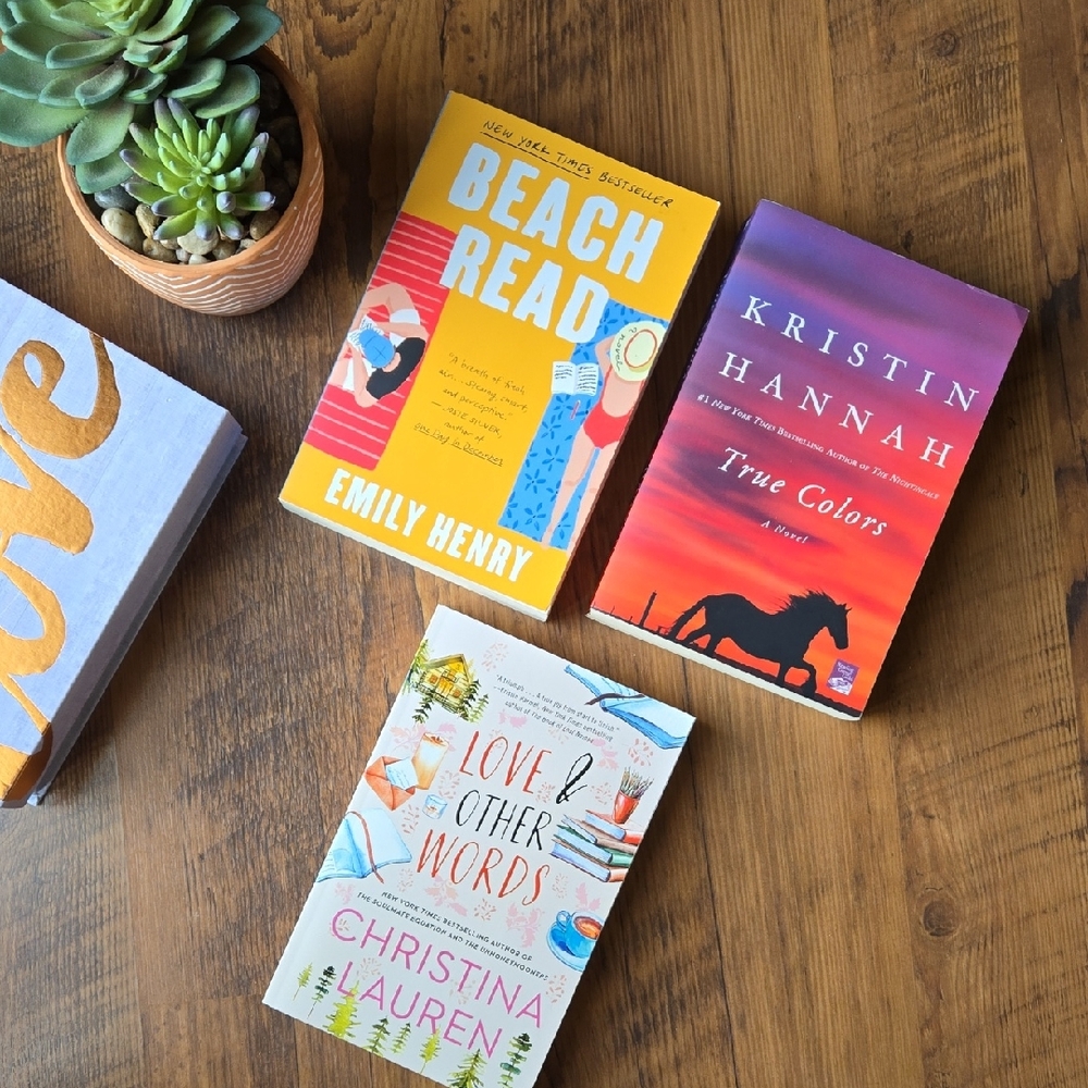 Lot of Three Bestselling Fiction Books